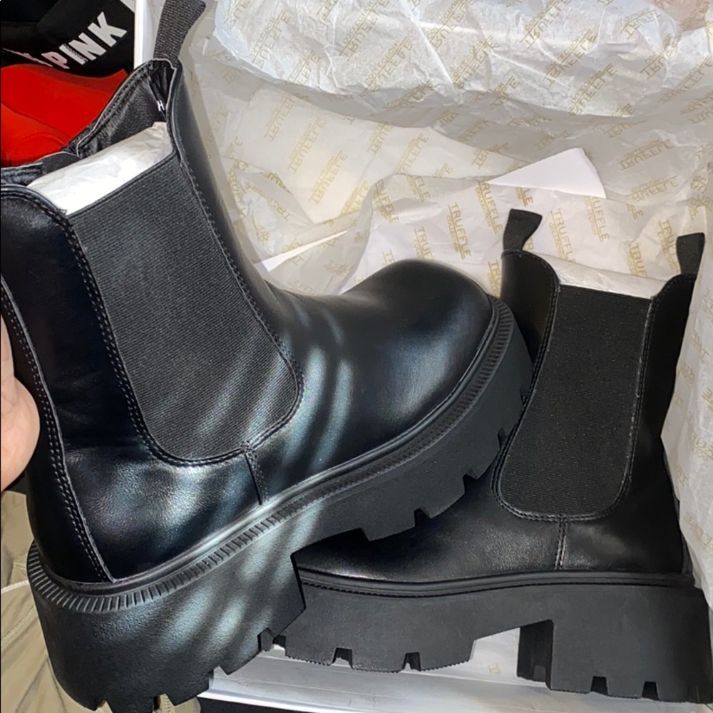 Platform Chelsea Boots